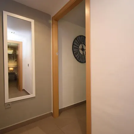 Edimar 9 - Arena Appartement *